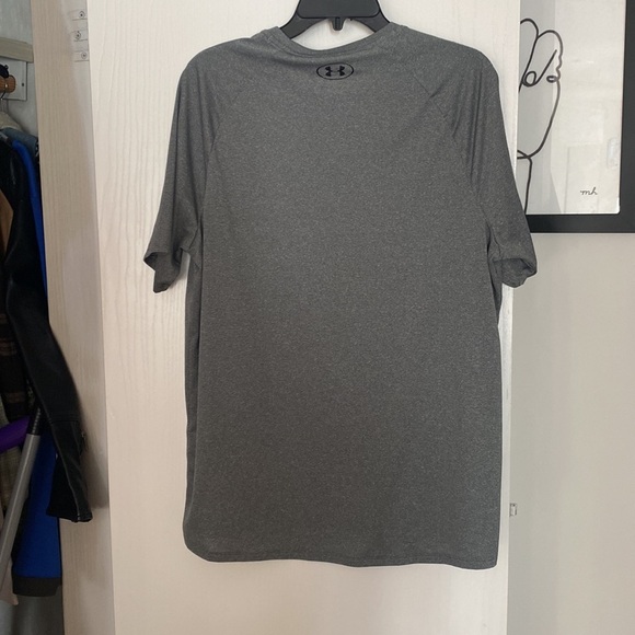 Under Armour Tee - Picture 3 of 3